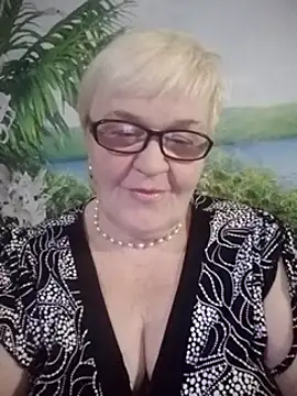 VioletSweet566 online show from December 8, 2024, 6:50 pm