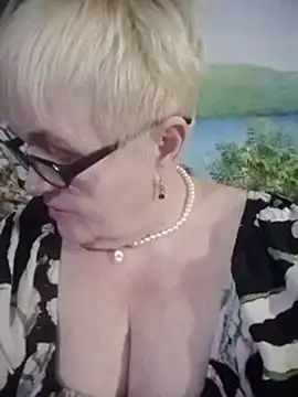 VioletSweet566 online show from February 15, 2025, 6:23 pm