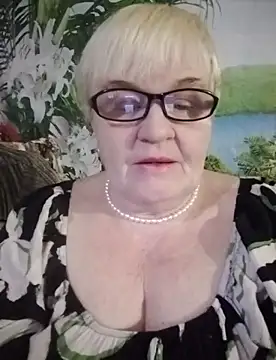 VioletSweet566 online show from February 22, 2025, 4:40 pm