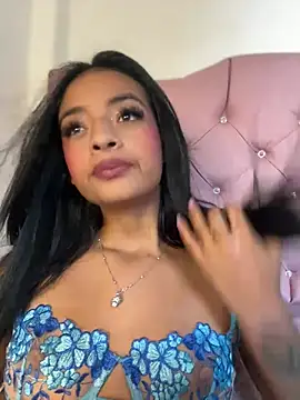 Laura fernandezII online show from February 3, 2025, 7:31 pm