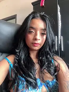 Laura fernandezII online show from February 11, 2025, 7:48 pm