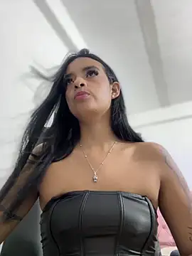 Laura fernandezII online show from February 14, 2025, 2:18 am