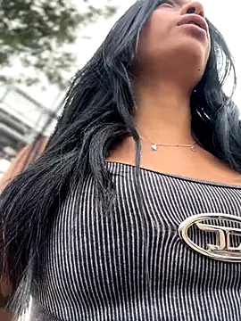 Laura fernandezII online show from September 24, 2025, 6:00 pm