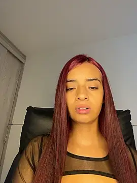 Laura fernandezII online show from January 11, 2026, 6:57 pm