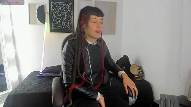  sharlotte777 online show from February 3, 2026, 2:44 pm