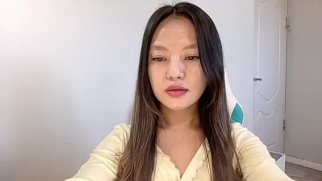 Risalynn online show from December 11, 2024, 3:45 am