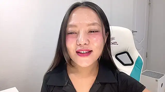 Risalynn online show from December 15, 2024, 3:45 am