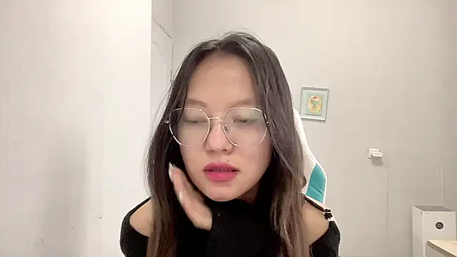 Risalynn online show from February 16, 2025, 3:37 am