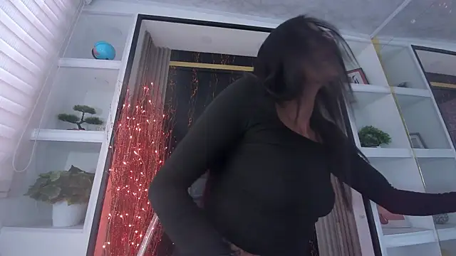 Princess Violett online show from December 16, 2025, 2:44 pm