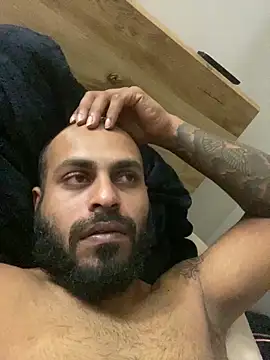 islandvybee55 online show from March 24, 2026, 11:32 pm