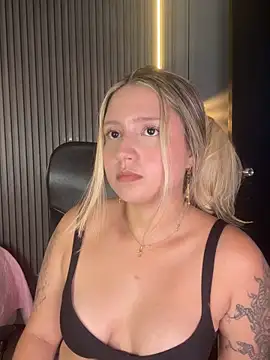 MiaPetit  online show from September 13, 2025, 12:54 am