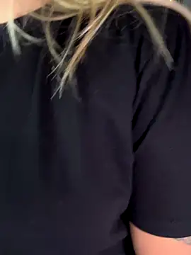 MiaPetit  online show from September 27, 2025, 12:48 am