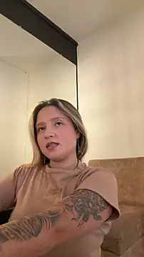 MiaPetit  online show from December 20, 2025, 6:04 pm