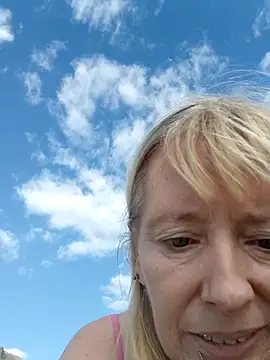 Snapshot of Ladykiss833 chatting on October 2, 2025, 2:24 pm Ladykiss833 online show from October 2, 2025, 2:24 pm