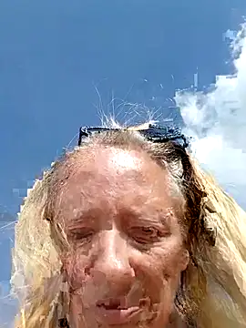 Snapshot of Ladykiss833 chatting on October 29, 2025, 11:34 am Ladykiss833 online show from October 29, 2025, 11:34 am