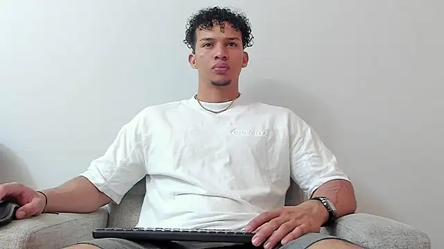 Dominick star online show from March 13, 2025, 3:44 am