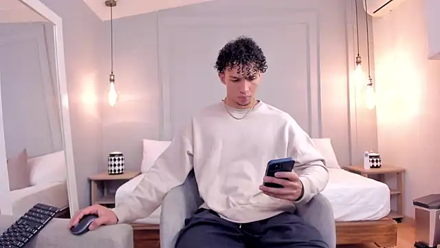 Dominick star online show from September 24, 2025, 4:49 am