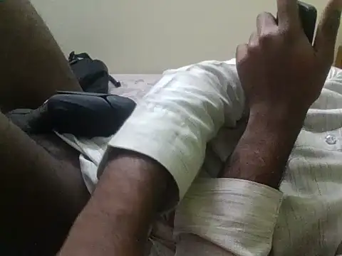 Snapshot of bangalorebulli chatting on March 6, 2026, 7:10 pm bangalorebulli online show from March 6, 2026, 7:10 pm