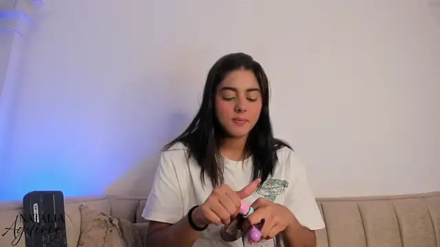 natalia aguirre1 online show from November 19, 2025, 12:05 pm