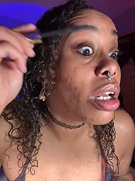 loveluna8 online show from February 20, 2025, 11:20 am