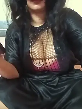 Snapshot of MONA_DARLING31 chatting on June 19, 2026, 5:23 am MONA DARLING31 online show from June 19, 2026, 5:23 am