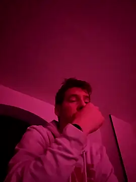 Snapshot of Titanhoott chatting on January 4, 2025, 7:34 pm Titanhoott online show from January 4, 2025, 7:34 pm