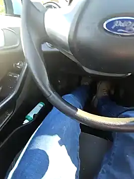 Snapshot of Titanhoott chatting on February 18, 2025, 11:55 am Titanhoott online show from February 18, 2025, 11:55 am