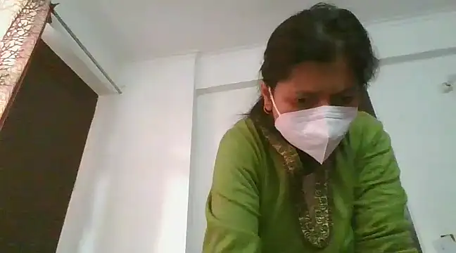 cutiecatty21 online show from December 6, 2024, 8:37 am