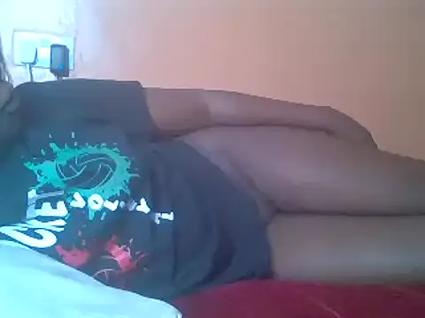 Snapshot of Moonfades chatting on January 19, 2025, 2:59 pm Moonfades online show from January 19, 2025, 2:59 pm