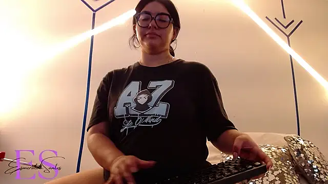 Snapshot of EsmeraldaSantoss chatting on February 25, 2025, 12:45 pm EsmeraldaSantoss online show from February 25, 2025, 12:45 pm