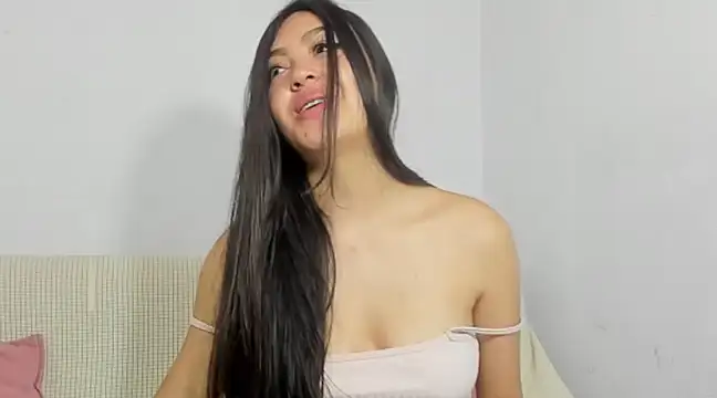 Snapshot of Sweet-Sophiee chatting on December 10, 2024, 6:49 pm Sweet-Sophiee online show from December 10, 2024, 6:49 pm