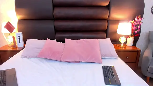 AmbarSantany online show from February 5, 2026, 10:14 pm