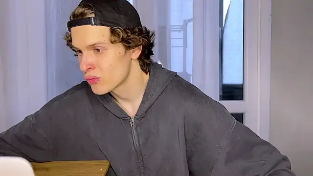 alyx garden online show from April 7, 2026, 2:28 pm