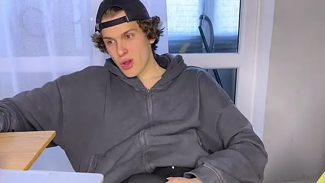 alyx garden online show from April 13, 2026, 10:43 am