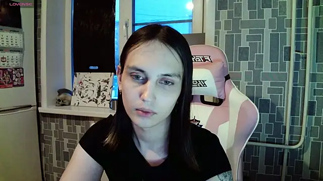 Snapshot of BlackHe4rts_ chatting on December 15, 2024, 2:19 am BlackHe4rts  online show from December 15, 2024, 2:19 am