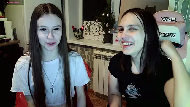 Snapshot of BlackHe4rts_ chatting on January 18, 2025, 12:46 am BlackHe4rts  online show from January 18, 2025, 12:46 am