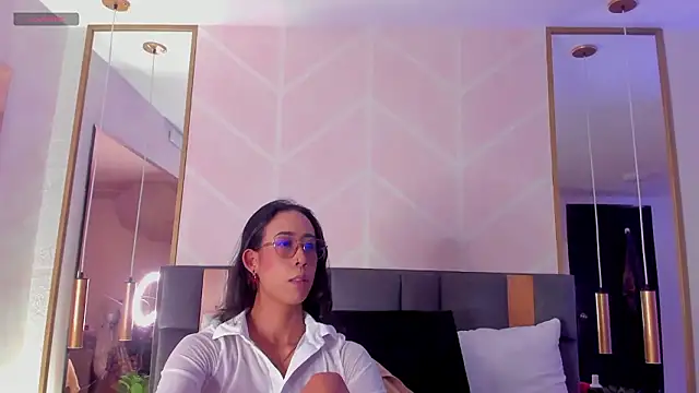 GabyPetit online show from February 3, 2026, 7:52 pm