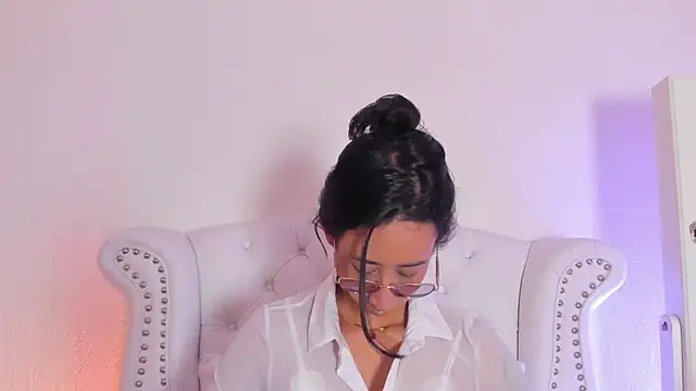 GabyPetit online show from April 2, 2026, 7:55 pm