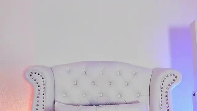 GabyPetit online show from April 6, 2026, 7:48 pm