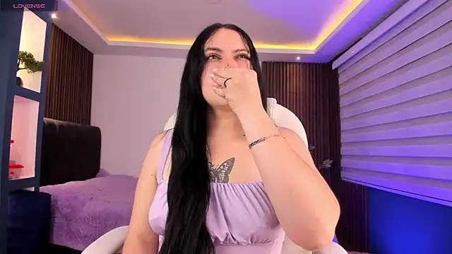 Snapshot of Lucy_Smith2 chatting on December 5, 2024, 4:31 am Lucy Smith2 online show from December 5, 2024, 4:31 am