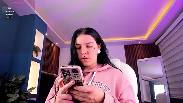 Snapshot of Lucy_Smith2 chatting on February 26, 2025, 3:42 am Lucy Smith2 online show from February 26, 2025, 3:42 am