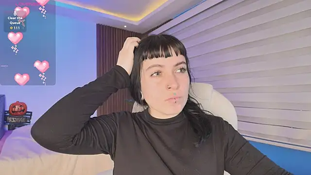 Snapshot of Lucy_Smith2 chatting on October 6, 2025, 7:44 pm Lucy Smith2 online show from October 6, 2025, 7:44 pm