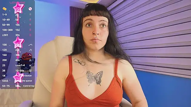 Snapshot of Lucy_Smith2 chatting on October 17, 2025, 7:49 pm Lucy Smith2 online show from October 17, 2025, 7:49 pm