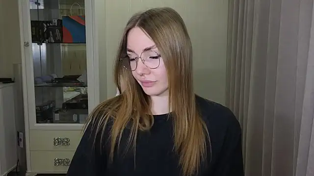 littlevildevil online show from December 7, 2024, 12:35 pm