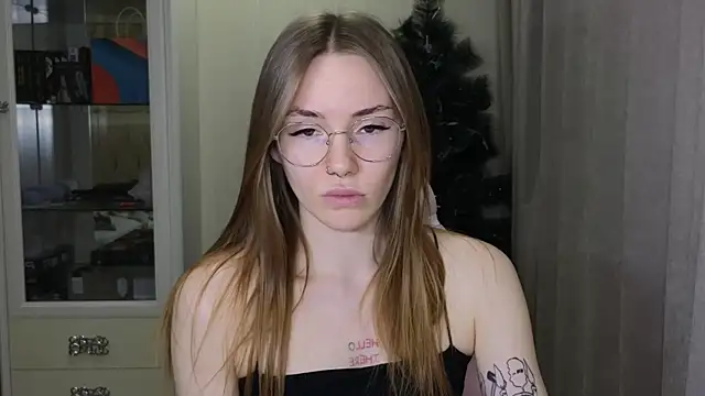 littlevildevil online show from December 20, 2024, 2:49 pm