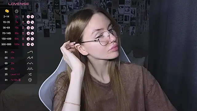 littlevildevil online show from March 10, 2026, 6:51 am