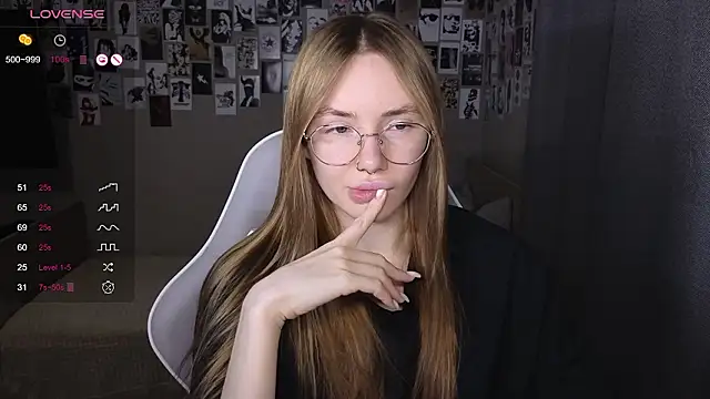 littlevildevil online show from March 15, 2026, 11:05 am