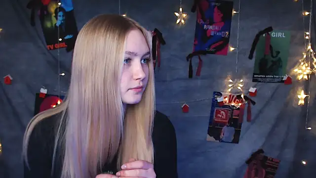 MademoiselleCl online show from February 2, 2026, 1:21 pm