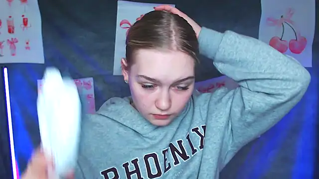 MademoiselleCl online show from February 7, 2026, 7:23 am