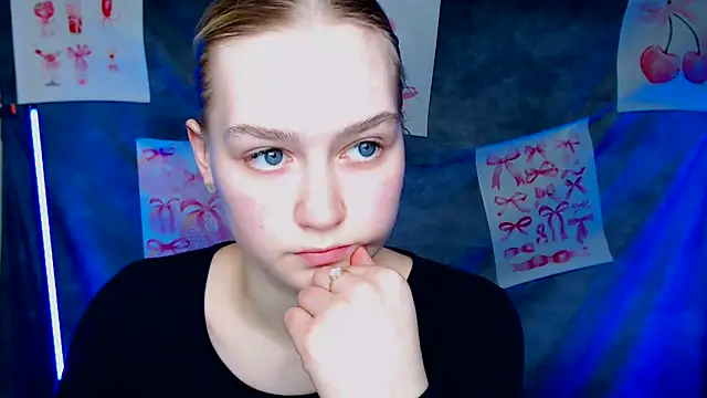 MademoiselleCl online show from February 25, 2026, 1:32 pm